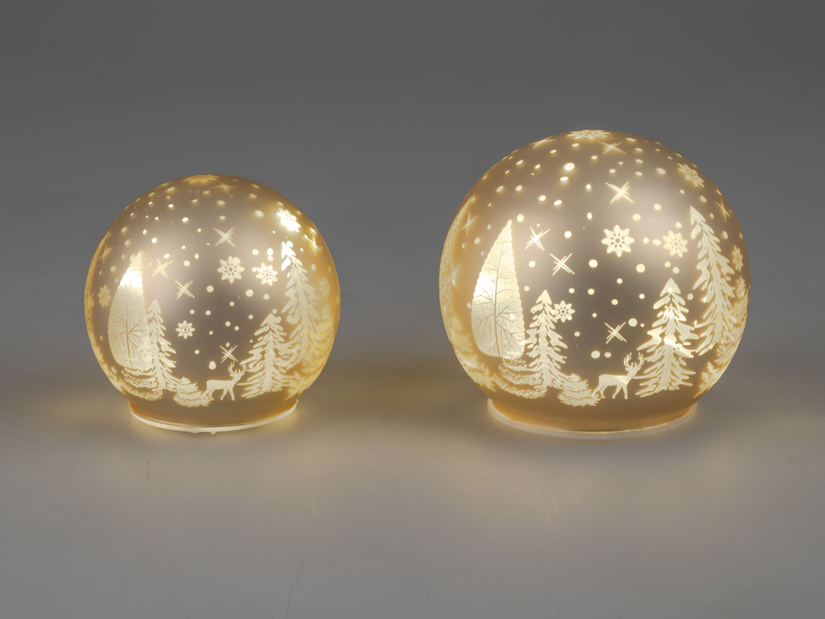 LED Deko Kugel WINTER mit Wald zum stellen D. 10cm champagner Formano W23 |  Tischlampen | Lampen | Schöner Wohnen | CreaFlor Home